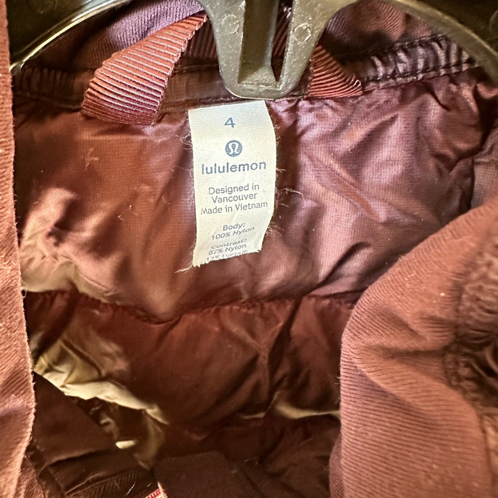 Lululemon light weight purple vest size 4 - Picture 2 of 3